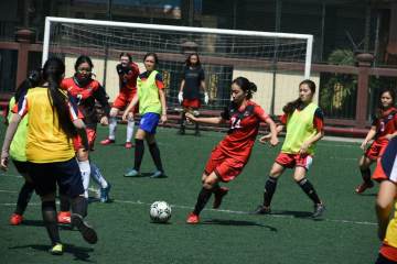 罗伯逊破门！利物浦2-0领先结束上半场！（配图示意）
